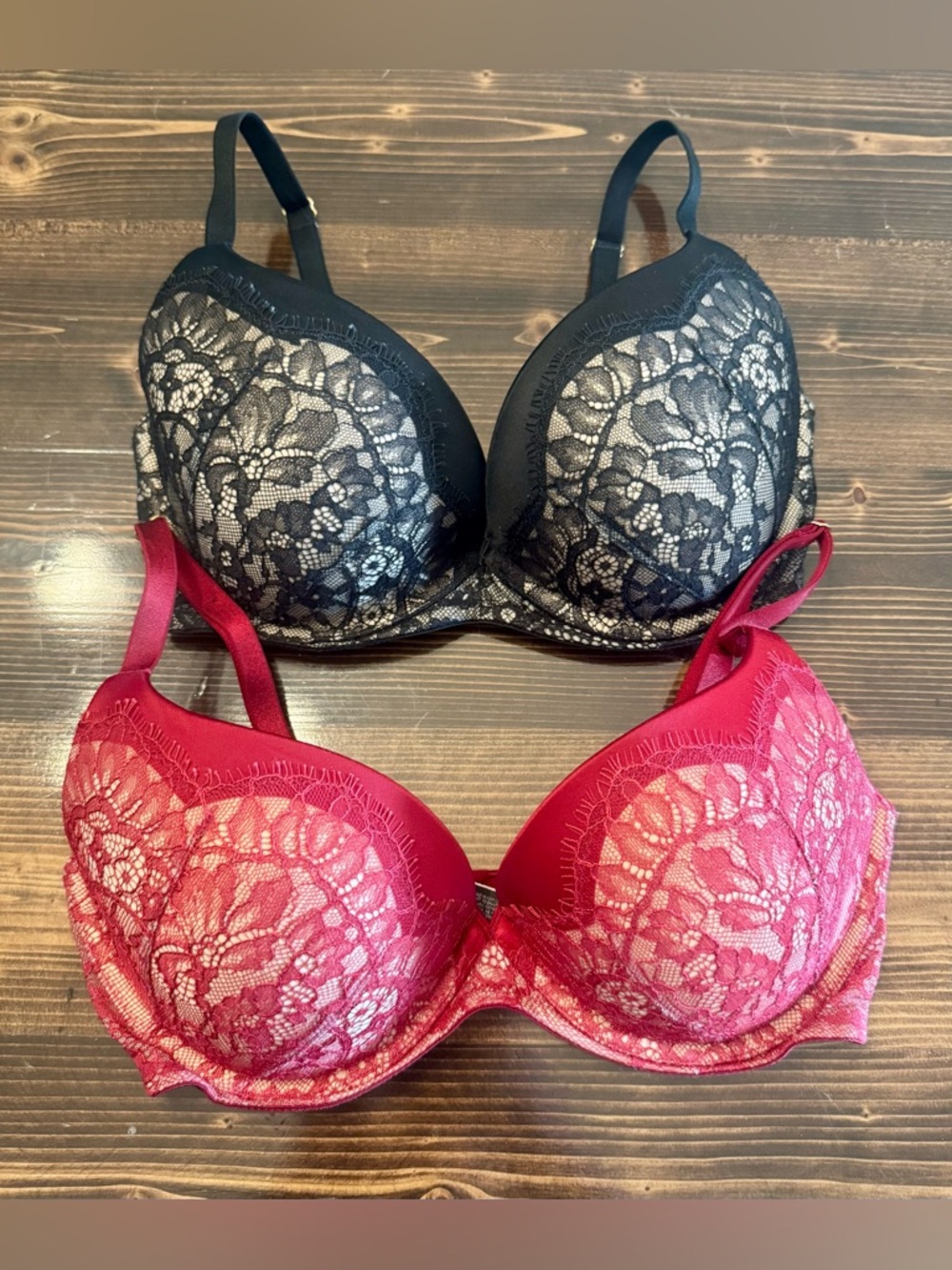 Victoria's Secret Very Sexy Plunge Lace Push-Up Bra Duo in Black & Red 32DD